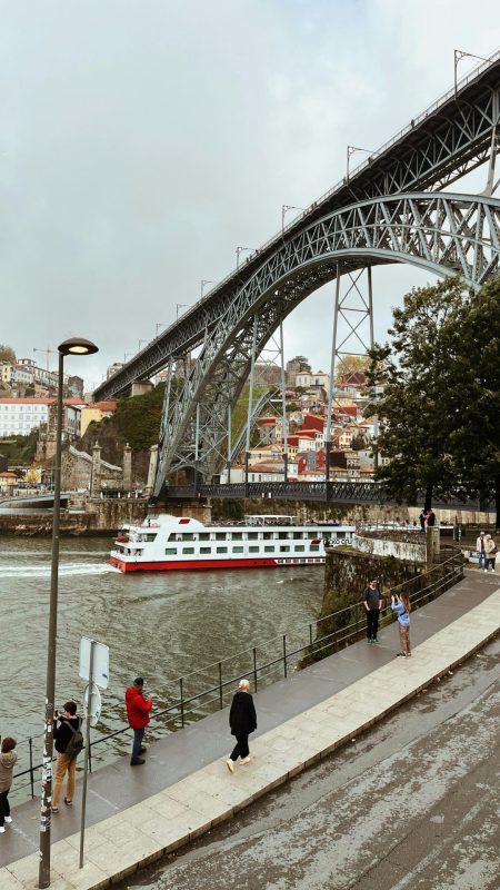 Croisière Six Ponts à Porto - 1 aventure emblématique sur le fleuve Douro | Viens vivre la Fête en bateau sur le Fleuve Douro à Porto
